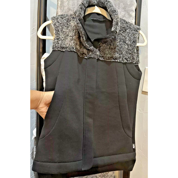 The North Face Ladies Zip Up Vest Size XS - Picture 6 of 13